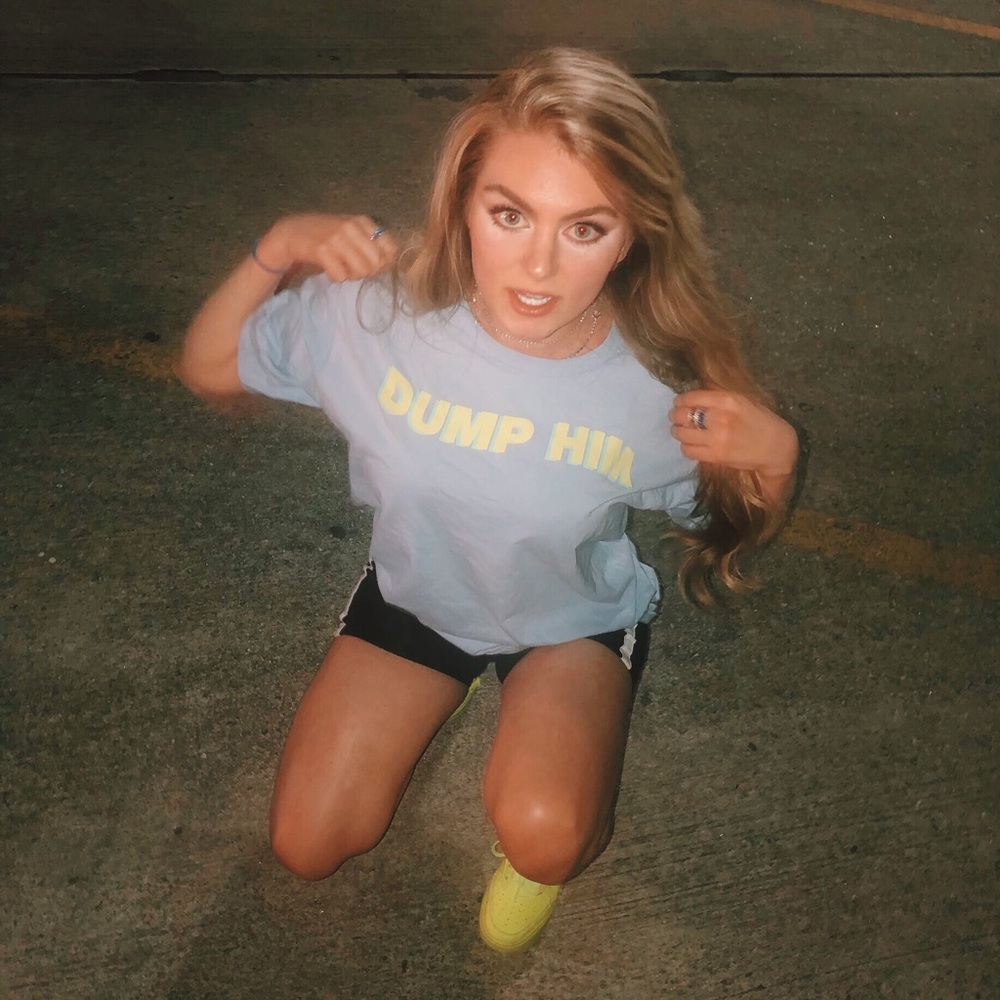 DUMP HIM graphic tee
